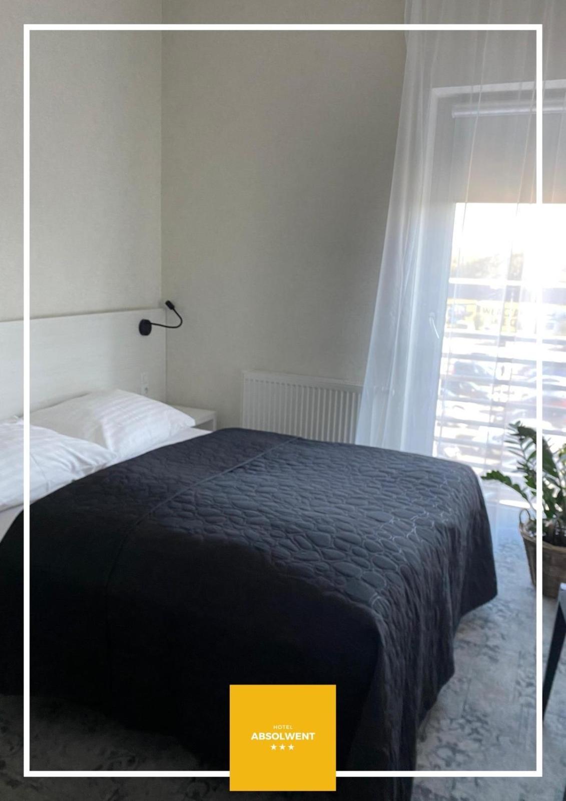 Hotel Absolwent Gostyń Екстериор снимка