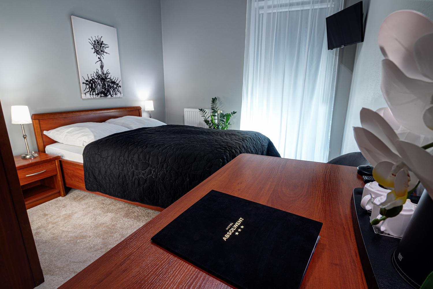 Hotel Absolwent Gostyń Екстериор снимка