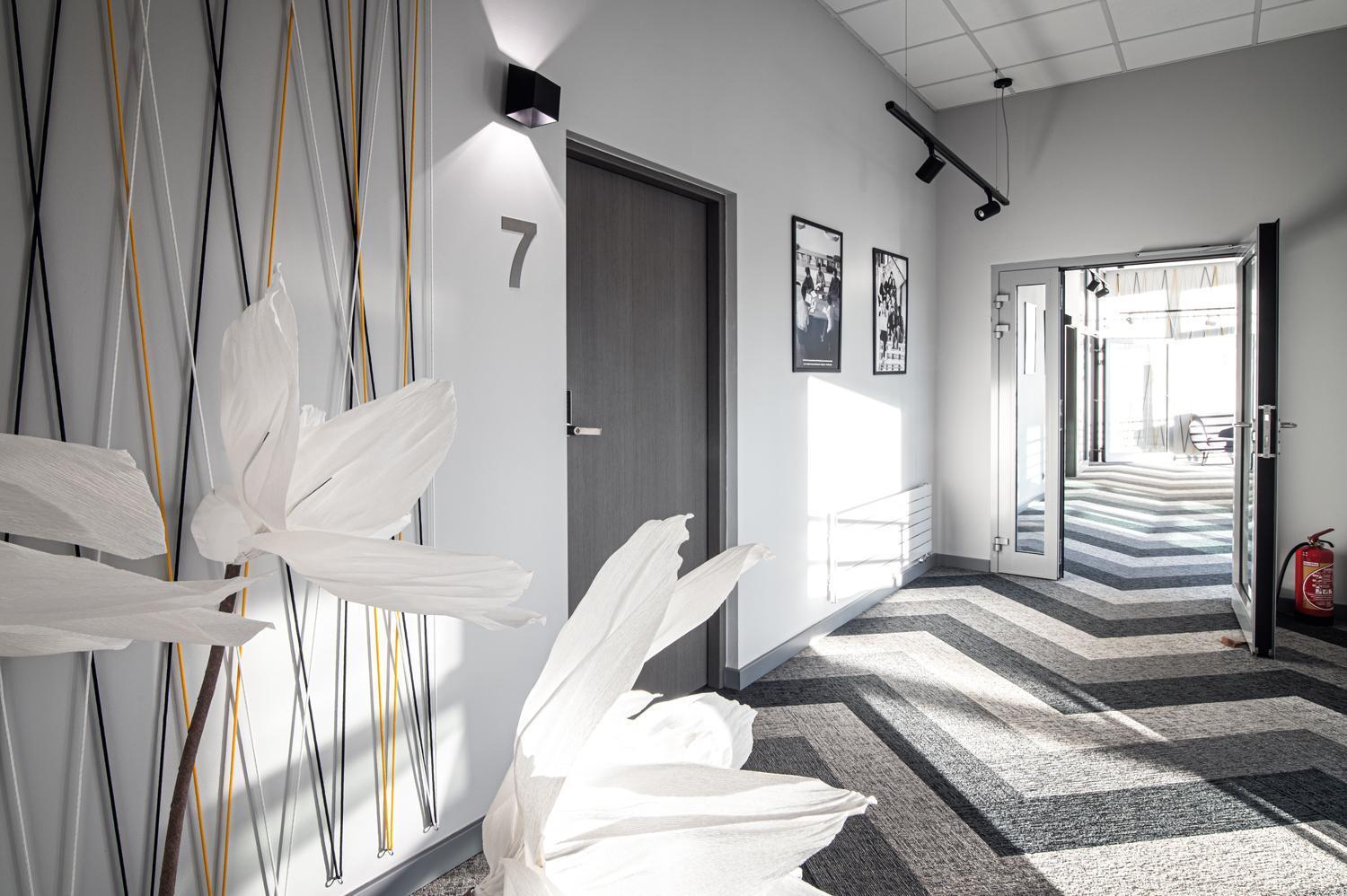 Hotel Absolwent Gostyń Екстериор снимка