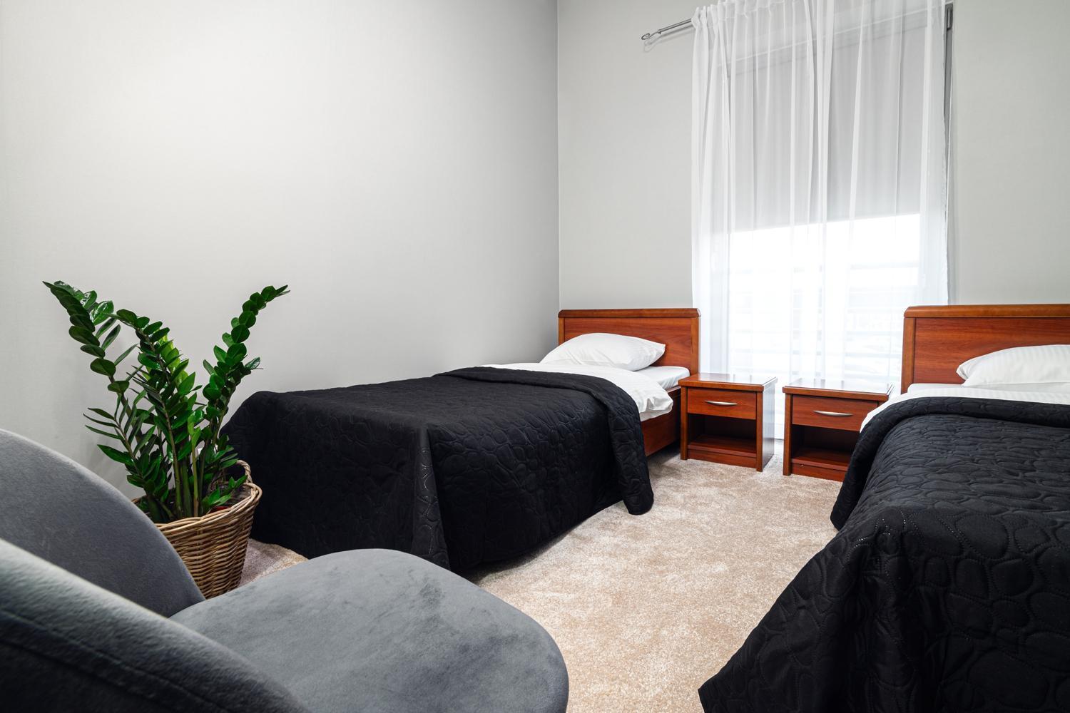 Hotel Absolwent Gostyń Екстериор снимка