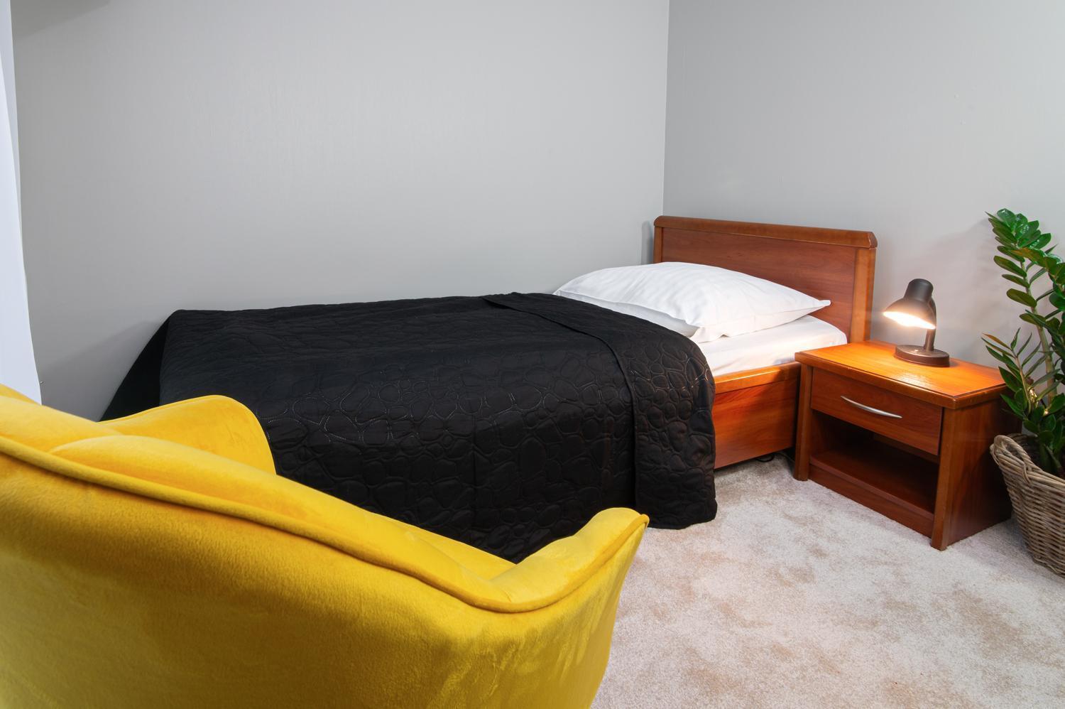 Hotel Absolwent Gostyń Екстериор снимка