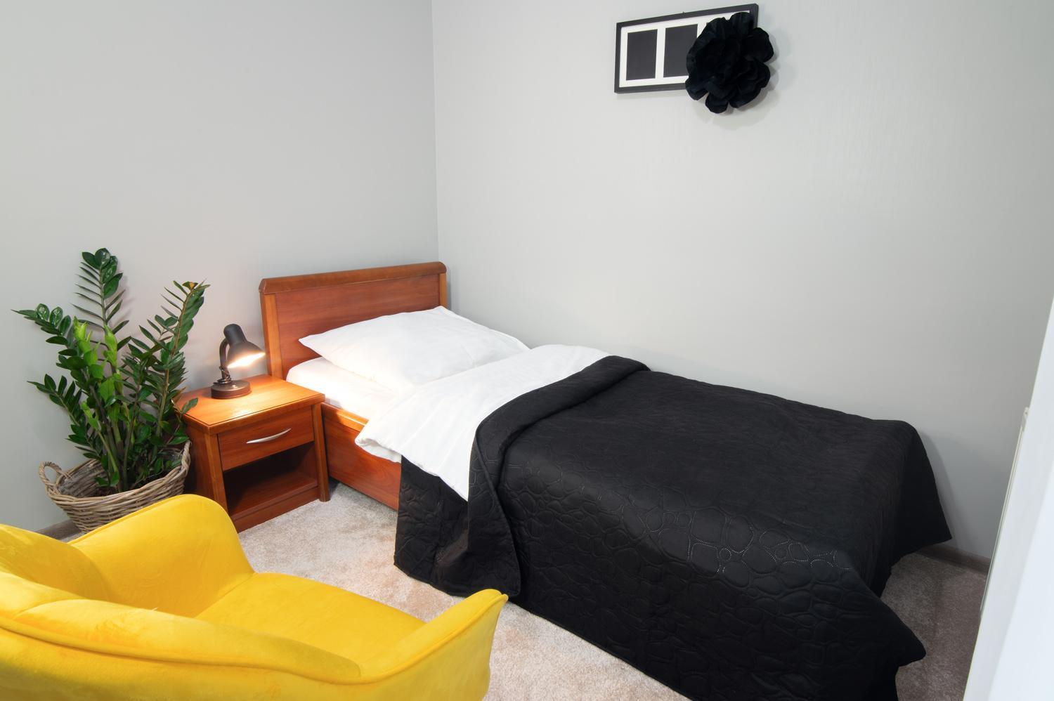 Hotel Absolwent Gostyń Екстериор снимка