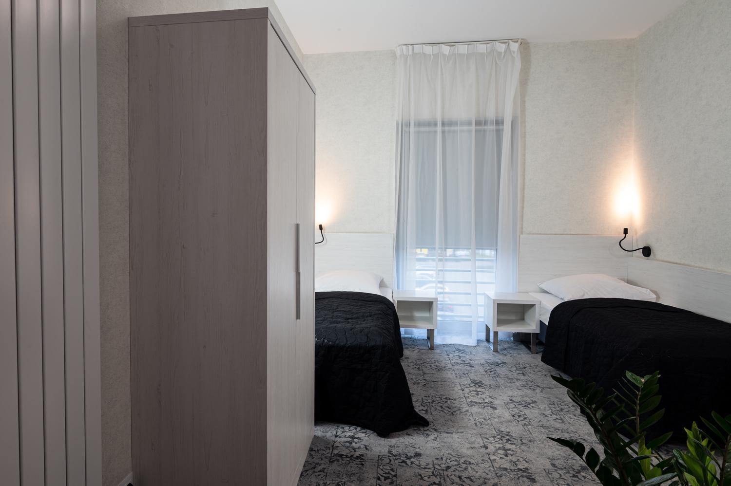 Hotel Absolwent Gostyń Екстериор снимка