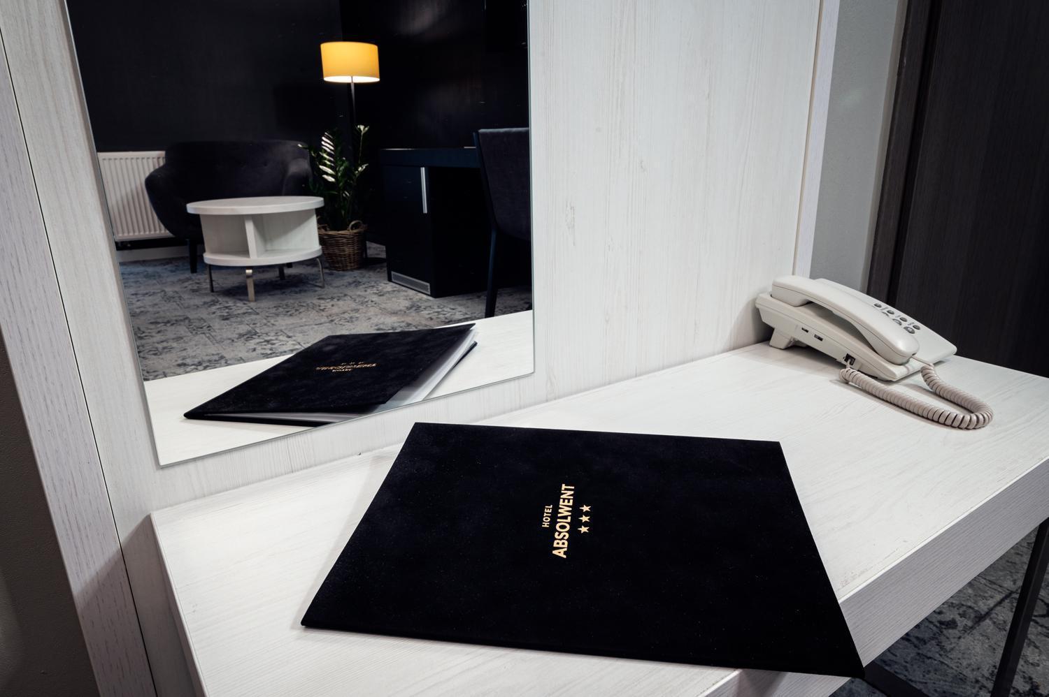 Hotel Absolwent Gostyń Екстериор снимка